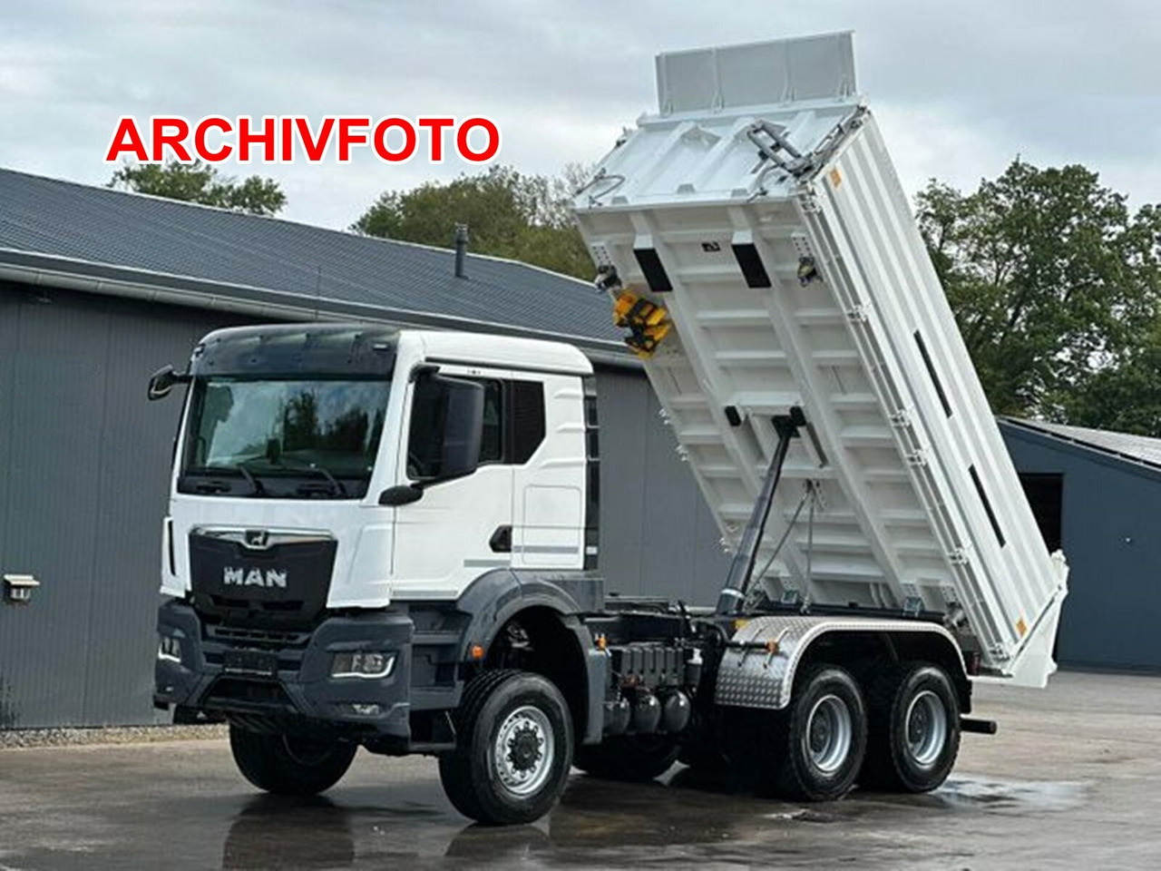 MAN TGS 26.470 6x6 BB TGS 26.470 6x6 BB, Hohe Bauart, Navi, Motorabtrieb, Bordmatik - شاحنة قلاب: صورة 1 MAN TGS 26.470 6x6 BB TGS 26.470 6x6 BB, Hohe Bauart, Navi, Motorabtrieb, Bordmatik - شاحنة قلاب: صورة 1