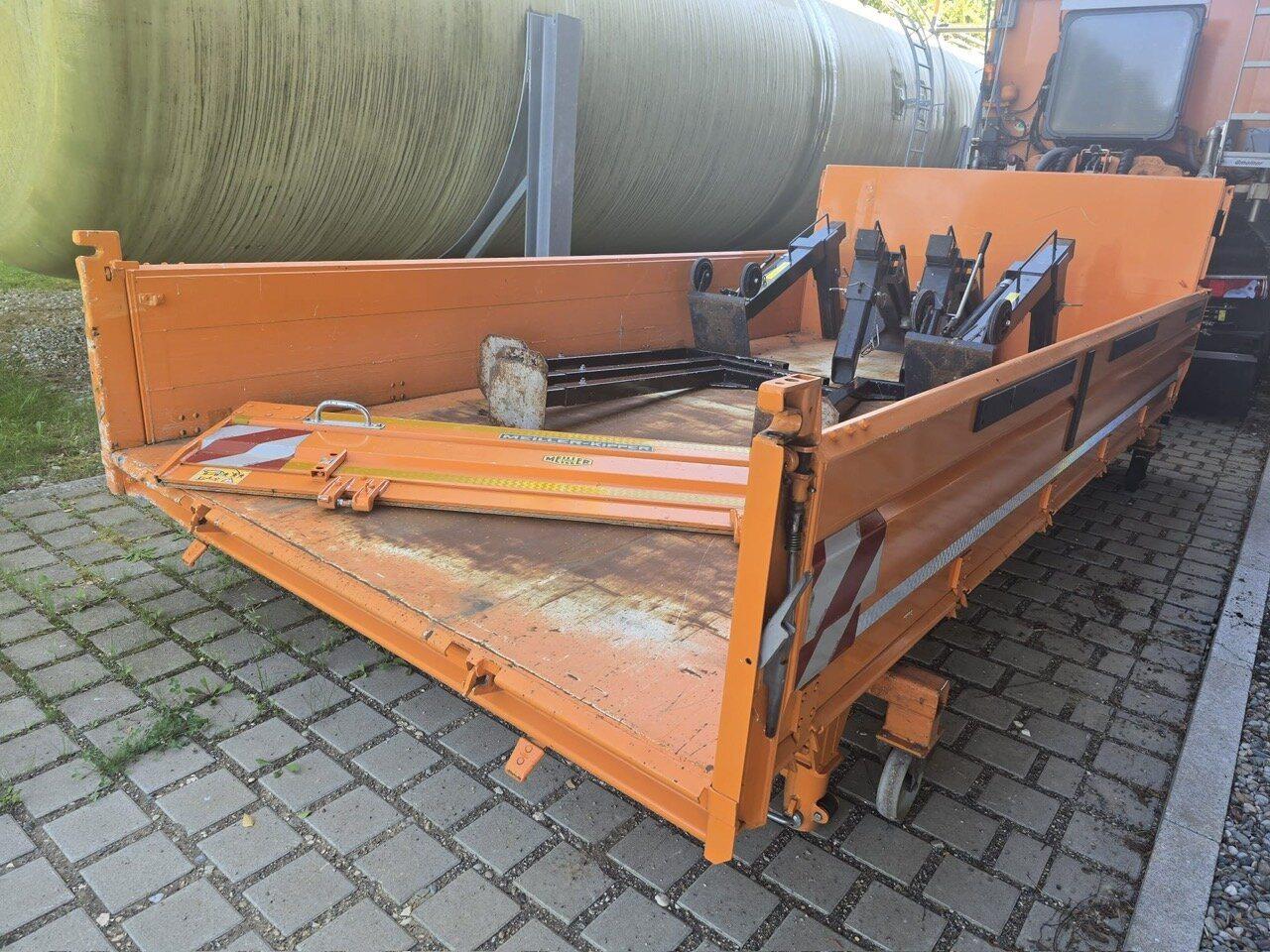 MAN TGS 28.400 6x4-4 BL TGS 28.400 6x4-4 BL, EEV, Lenk-/Liftachse, Wechselsystem Kipper/Salzsteuer - شاحنة قلاب: صورة 2 MAN TGS 28.400 6x4-4 BL TGS 28.400 6x4-4 BL, EEV, Lenk-/Liftachse, Wechselsystem Kipper/Salzsteuer - شاحنة قلاب: صورة 2