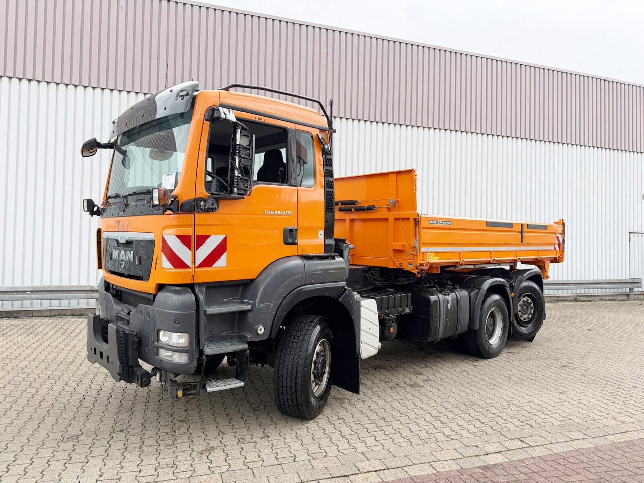 MAN TGS 28.400 6x4-4 BL TGS 28.400 6x4-4 BL, EEV, Lenk-/Liftachse, Wechselsystem - شاحنة قلاب: صورة 1 MAN TGS 28.400 6x4-4 BL TGS 28.400 6x4-4 BL, EEV, Lenk-/Liftachse, Wechselsystem - شاحنة قلاب: صورة 1