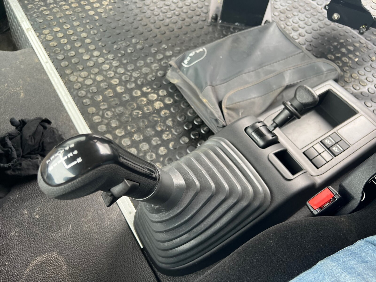 MAN TGS 33.360/440 6x4 BB TGS 33.360/440 6x4 BB, Häckslerkabine, NMV Nebenantrieb - شاحنة هيكل كابينة: صورة 5 MAN TGS 33.360/440 6x4 BB TGS 33.360/440 6x4 BB, Häckslerkabine, NMV Nebenantrieb - شاحنة هيكل كابينة: صورة 5