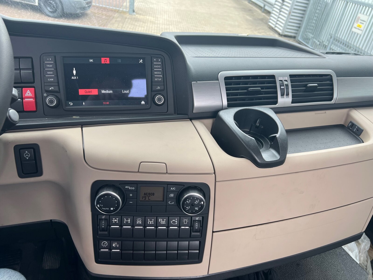 MAN TGS 33.360/440 6x4 BB TGS 33.360/440 6x4 BB, Häckslerkabine, NMV Nebenantrieb - شاحنة هيكل كابينة: صورة 5 MAN TGS 33.360/440 6x4 BB TGS 33.360/440 6x4 BB, Häckslerkabine, NMV Nebenantrieb - شاحنة هيكل كابينة: صورة 5