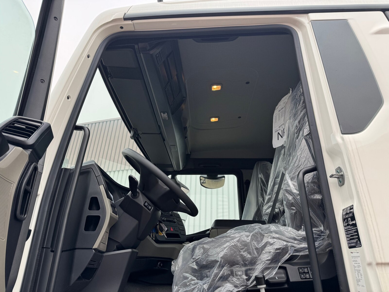 MAN TGS 33.440 6x4 BB TGS 33.440 6x4 BB - شاحنة هيكل كابينة: صورة 2 MAN TGS 33.440 6x4 BB TGS 33.440 6x4 BB - شاحنة هيكل كابينة: صورة 2