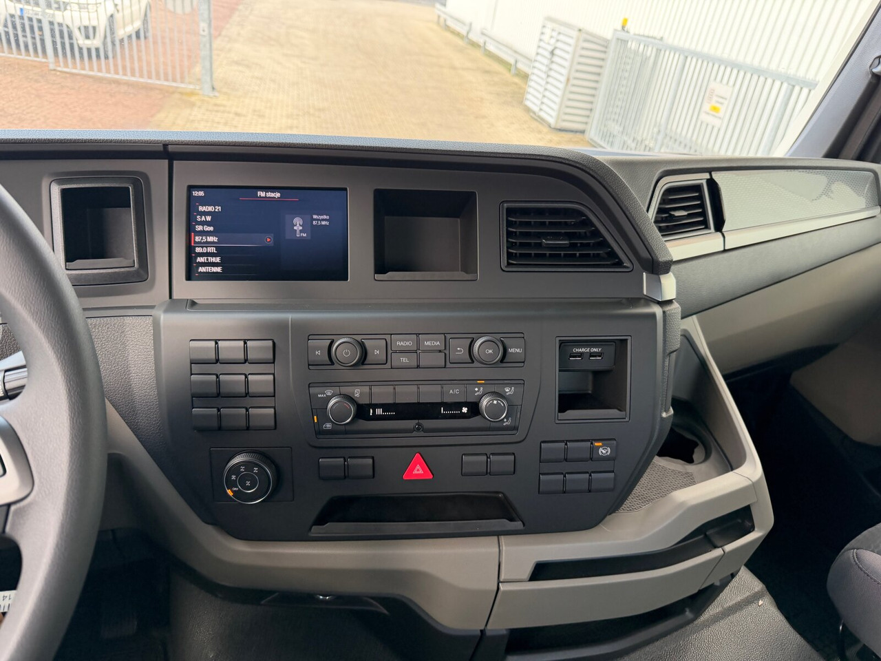 MAN TGS 33.440 6x6 BB CH TGS 33.440 6x6 BB CH, Hohe Bauart, Nebenantrieb - شاحنة هيكل كابينة: صورة 3 MAN TGS 33.440 6x6 BB CH TGS 33.440 6x6 BB CH, Hohe Bauart, Nebenantrieb - شاحنة هيكل كابينة: صورة 3