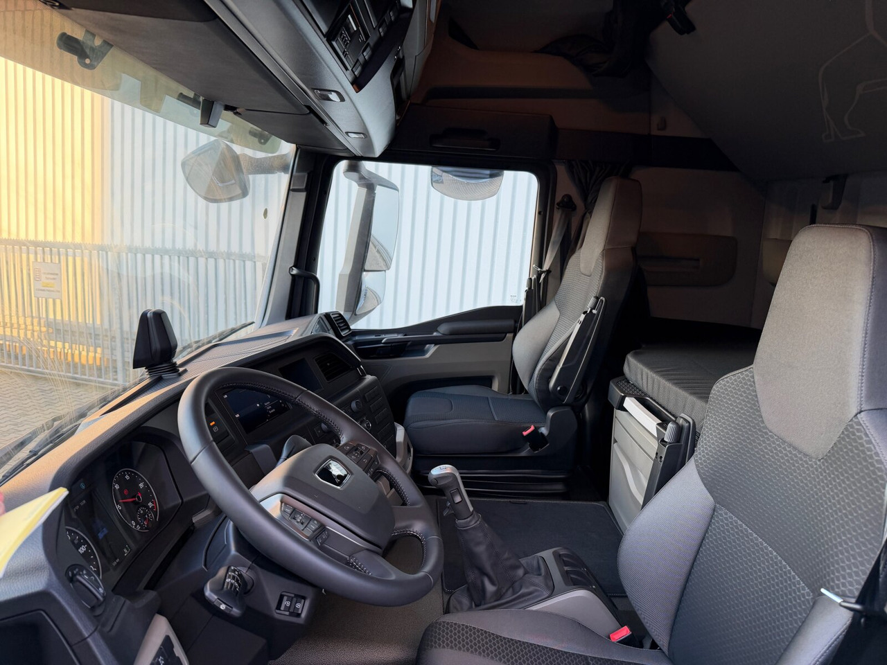 MAN TGS 33.520 6x4 BL SA TGS 33.520 6x4 BL SA, Retarder, LED, Nebenantrieb - وحدة جر: صورة 3 MAN TGS 33.520 6x4 BL SA TGS 33.520 6x4 BL SA, Retarder, LED, Nebenantrieb - وحدة جر: صورة 3