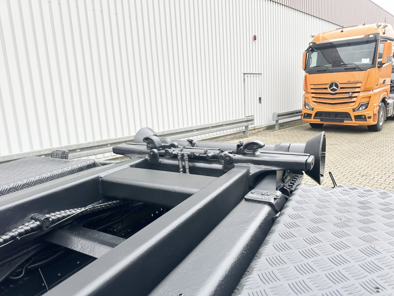 MAN TGS 35.480 8X4 BL TGS 35.400 8x4 BL, Schub-Knick bis 6,5m Container - شاحنة ذات خطاف: صورة 2 MAN TGS 35.480 8X4 BL TGS 35.400 8x4 BL, Schub-Knick bis 6,5m Container - شاحنة ذات خطاف: صورة 2