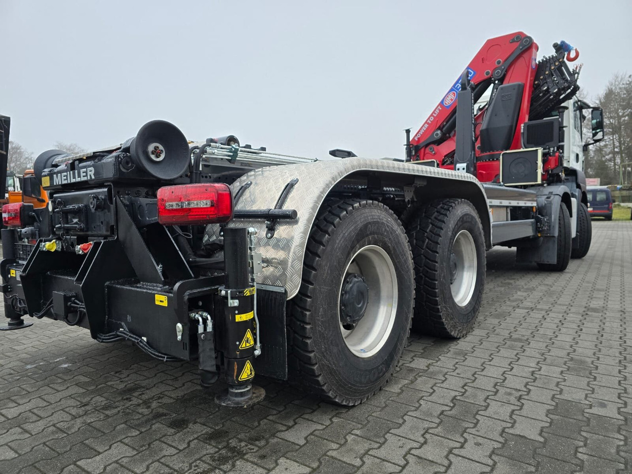 MAN TGS 35.480 8X4 BL TGS 35.480 8X4 BL, Intarder, Kran HMF 3220-K6, 4-fach Abstützung, Funk - شاحنة ذات خطاف, شاحنة كرين: صورة 2 MAN TGS 35.480 8X4 BL TGS 35.480 8X4 BL, Intarder, Kran HMF 3220-K6, 4-fach Abstützung, Funk - شاحنة ذات خطاف, شاحنة كرين: صورة 2