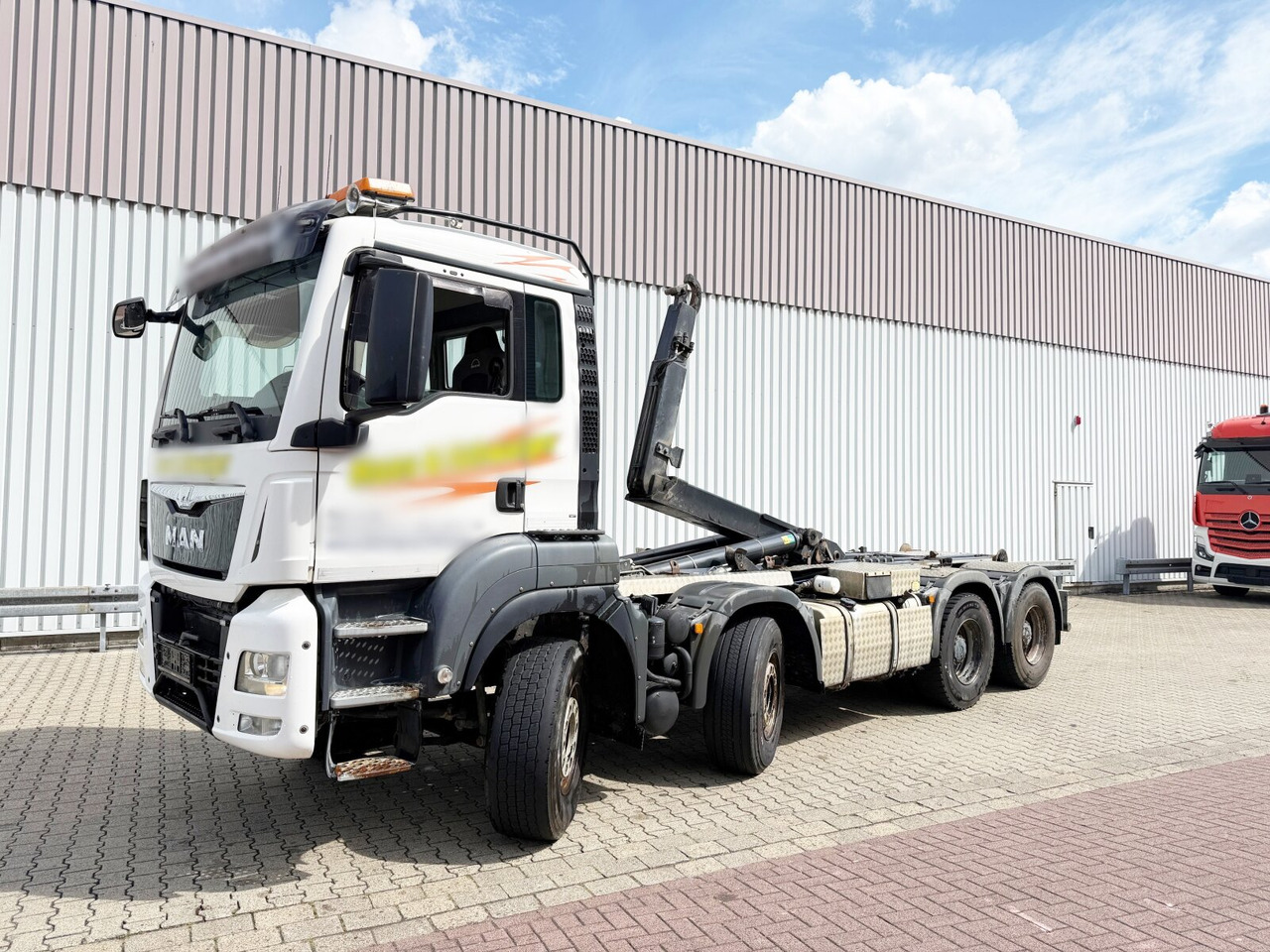 MAN TGS 35.480 8x4 BL TGS 35.480 8x4 BL, PriTarder, Navi - شاحنة ذات خطاف: صورة 1 MAN TGS 35.480 8x4 BL TGS 35.480 8x4 BL, PriTarder, Navi - شاحنة ذات خطاف: صورة 1