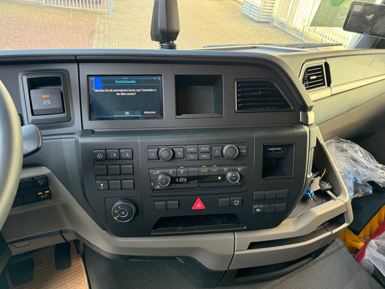 MAN TGS 35.480 8x6H BL CH TGS 35.480 8x6H BL CH, HydroDrive, Navi, Nebenantrieb - شاحنة هيكل كابينة: صورة 5 MAN TGS 35.480 8x6H BL CH TGS 35.480 8x6H BL CH, HydroDrive, Navi, Nebenantrieb - شاحنة هيكل كابينة: صورة 5