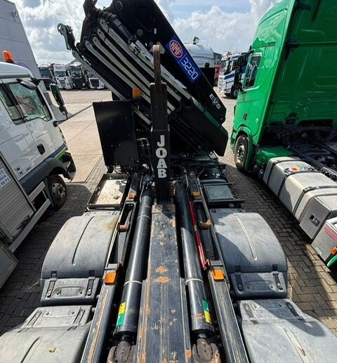 MAN TGS 35.500 8x4-4 BL TGS 35.500 8x4-4 BL, Lenk-/Liftachse, Kran HMF 3220-K6, Funk - شاحنة ذات خطاف, شاحنة كرين: صورة 2 MAN TGS 35.500 8x4-4 BL TGS 35.500 8x4-4 BL, Lenk-/Liftachse, Kran HMF 3220-K6, Funk - شاحنة ذات خطاف, شاحنة كرين: صورة 2