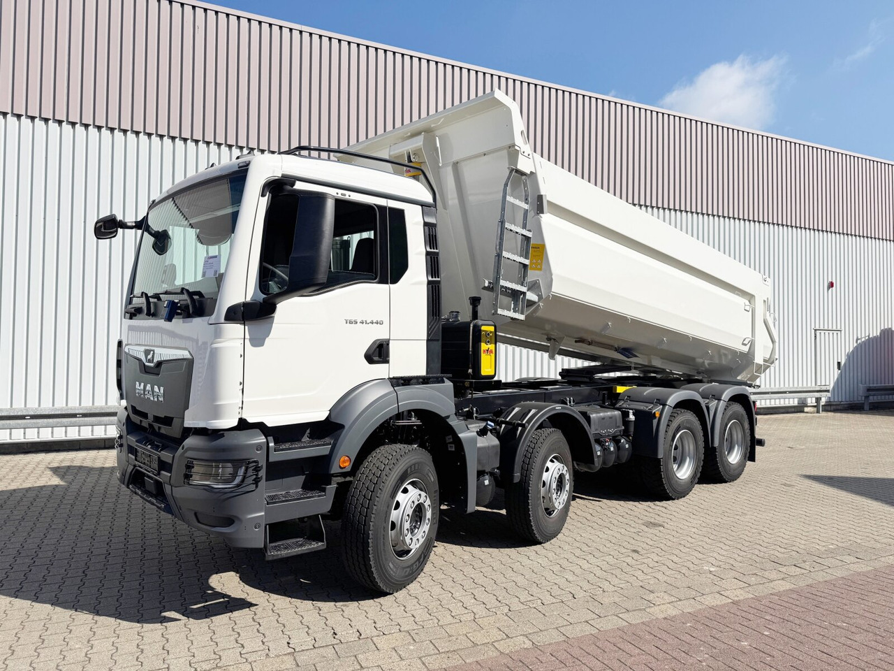 MAN TGS 41.440/480 8x4 BB TGS 41.440/480 8x4 BB, Standard Mulde ca. 18m³ - شاحنة هيكل كابينة: صورة 1 MAN TGS 41.440/480 8x4 BB TGS 41.440/480 8x4 BB, Standard Mulde ca. 18m³ - شاحنة هيكل كابينة: صورة 1