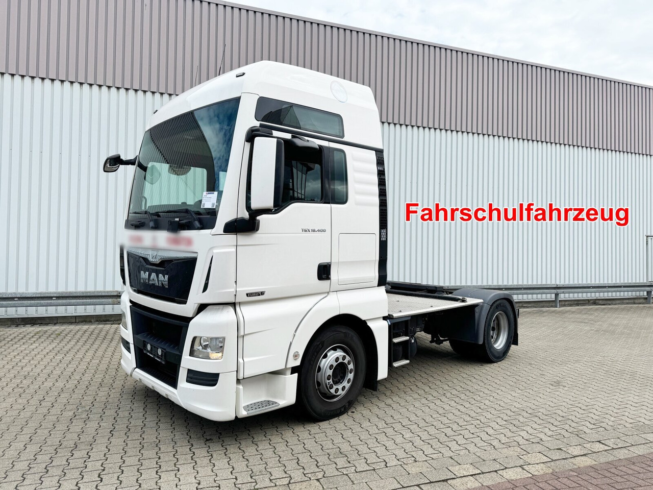MAN TGX 18.400 4X2 BLS TGX 18.400 4X2 BLS, Fahrschule, 5 Sitzer - وحدة جر: صورة 1 MAN TGX 18.400 4X2 BLS TGX 18.400 4X2 BLS, Fahrschule, 5 Sitzer - وحدة جر: صورة 1