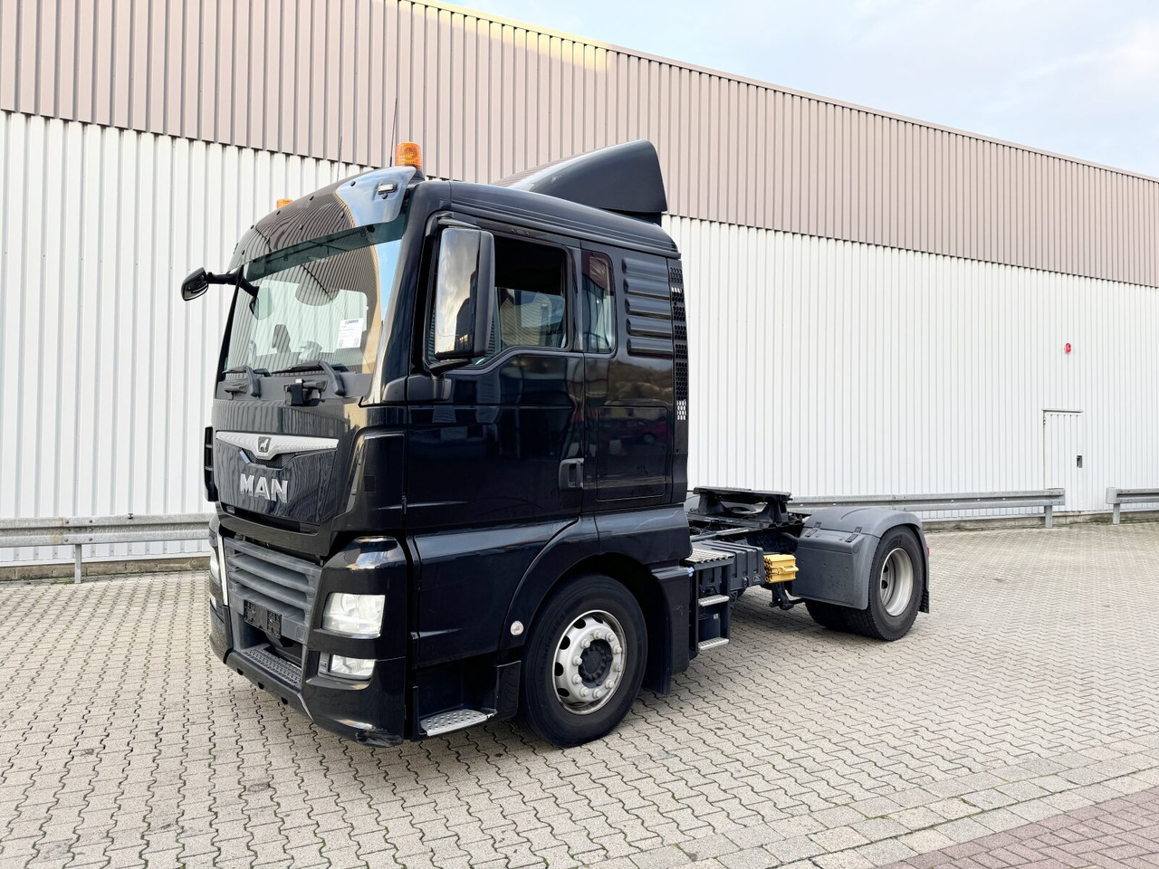 MAN TGX 18.420 4x2 BLS TGX 18.420 4X2 BLS, Retarder - وحدة جر: صورة 1 MAN TGX 18.420 4x2 BLS TGX 18.420 4X2 BLS, Retarder - وحدة جر: صورة 1