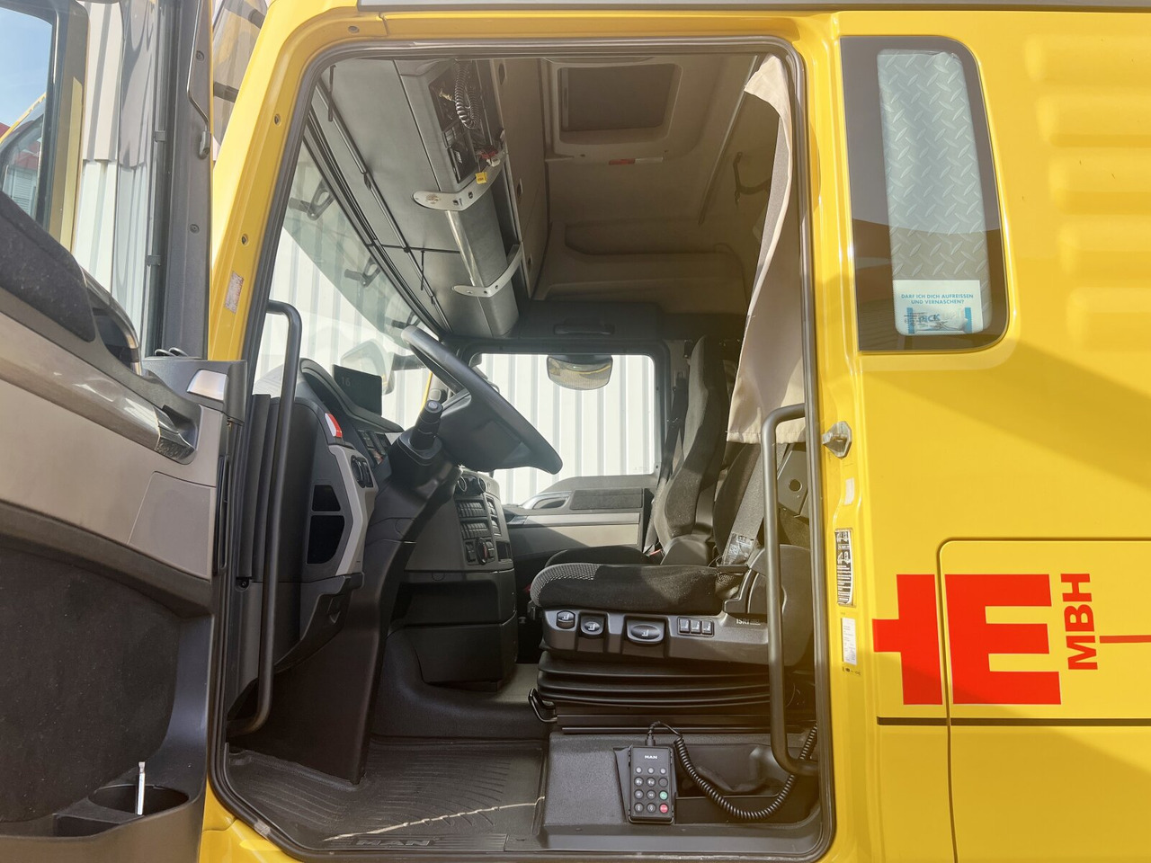 MAN TGX 18.500 4X2 LLS TGX 18.500 4X2 LLS, Retarder, Vollumer - وحدة جر: صورة 2 MAN TGX 18.500 4X2 LLS TGX 18.500 4X2 LLS, Retarder, Vollumer - وحدة جر: صورة 2