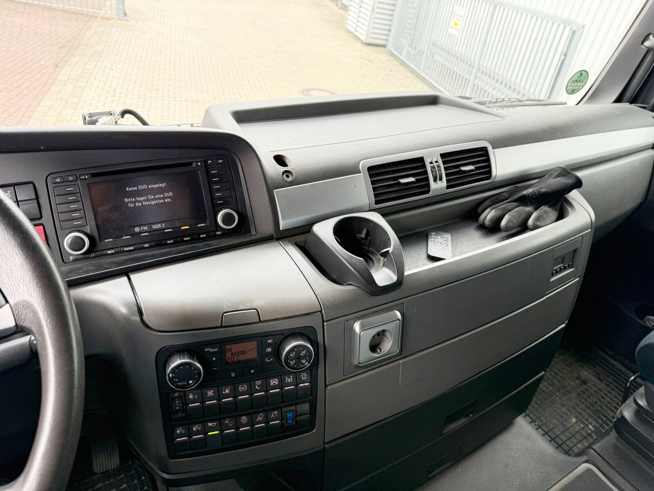 MAN TGX 26.480 6x4 BLS TGX 26.480 6x4 BLS, Retarder, XLX, Standklima, Hydraulik, zGG 90t - وحدة جر: صورة 5 MAN TGX 26.480 6x4 BLS TGX 26.480 6x4 BLS, Retarder, XLX, Standklima, Hydraulik, zGG 90t - وحدة جر: صورة 5