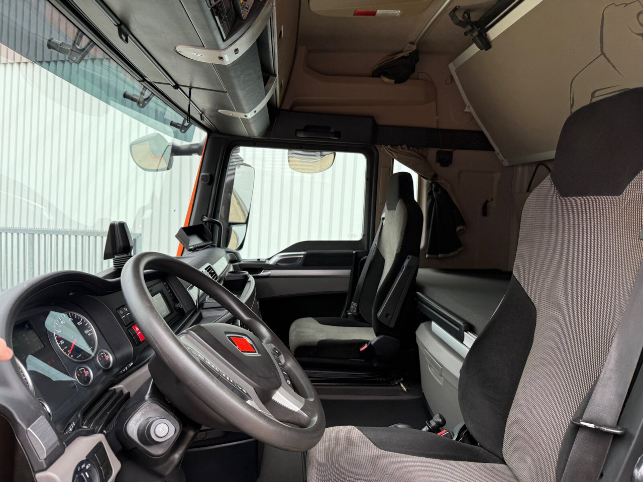 MAN TGX 26.510 6X2/4 BLS TGX 26.510 6X2/4 BLS, Intarder, Vorlauflenk-/lift, Standklima, XXL-Fahrerhaus, 70t - وحدة جر: صورة 2 MAN TGX 26.510 6X2/4 BLS TGX 26.510 6X2/4 BLS, Intarder, Vorlauflenk-/lift, Standklima, XXL-Fahrerhaus, 70t - وحدة جر: صورة 2
