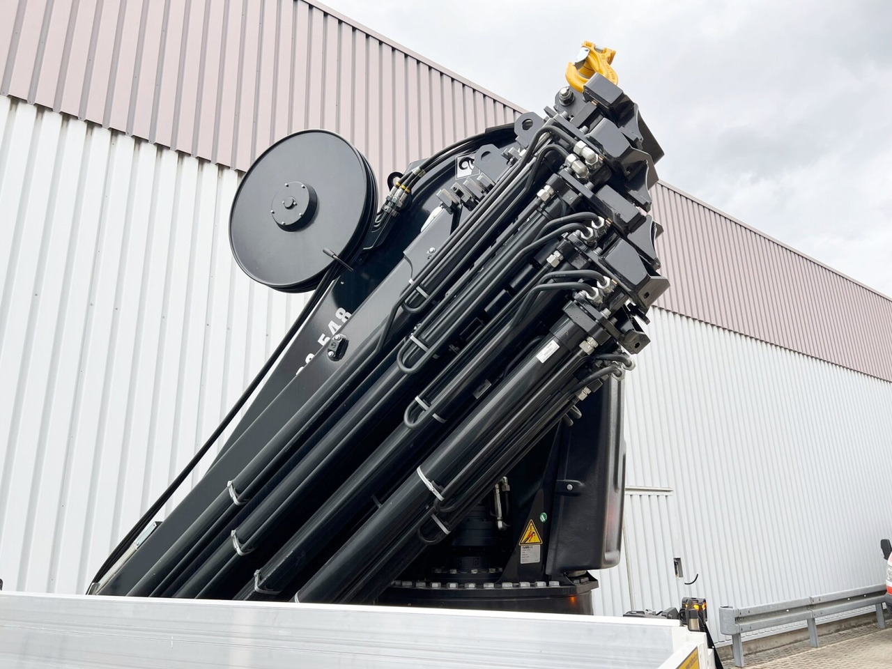 MAN TGX 26.510 6x2-4 LL CH TGX 26.510 6x2-4 LL, Kran Hiab X-HiPro 548 E-8, Lenk-/Liftachse, TwistLock 20Fuß, Funk, Retarder - شاحنة كرين, شاحنات مسطحة: صورة 4 MAN TGX 26.510 6x2-4 LL CH TGX 26.510 6x2-4 LL, Kran Hiab X-HiPro 548 E-8, Lenk-/Liftachse, TwistLock 20Fuß, Funk, Retarder - شاحنة كرين, شاحنات مسطحة: صورة 4