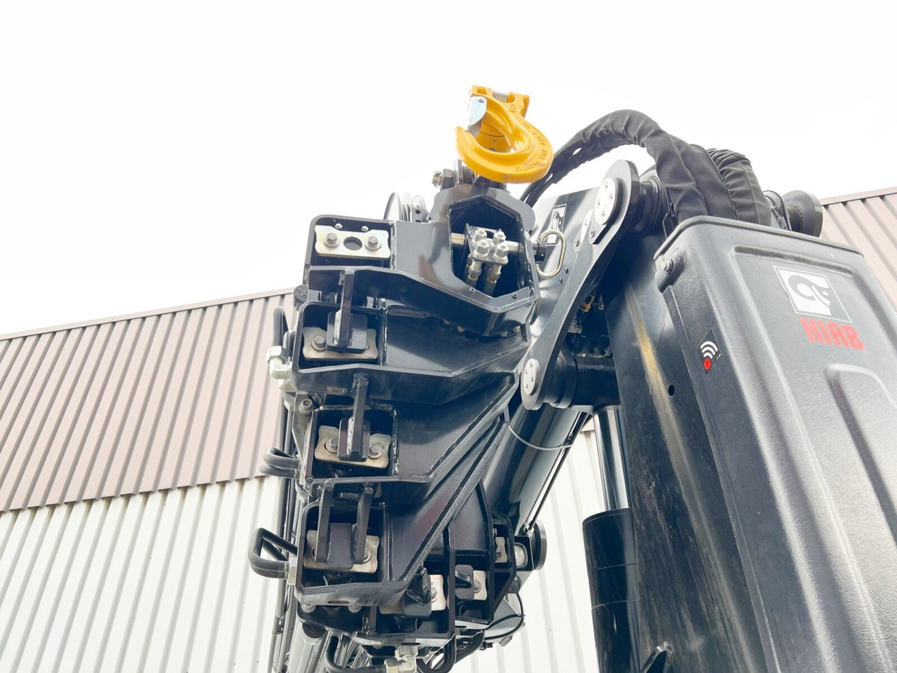 MAN TGX 26.510 6x2-4 LL CH TGX 26.510 6x2-4 LL, Kran Hiab X-HiPro 548 E-8, Lenk-/Liftachse, TwistLock 20Fuß, Funk, Retarder - شاحنة كرين, شاحنات مسطحة: صورة 5 MAN TGX 26.510 6x2-4 LL CH TGX 26.510 6x2-4 LL, Kran Hiab X-HiPro 548 E-8, Lenk-/Liftachse, TwistLock 20Fuß, Funk, Retarder - شاحنة كرين, شاحنات مسطحة: صورة 5