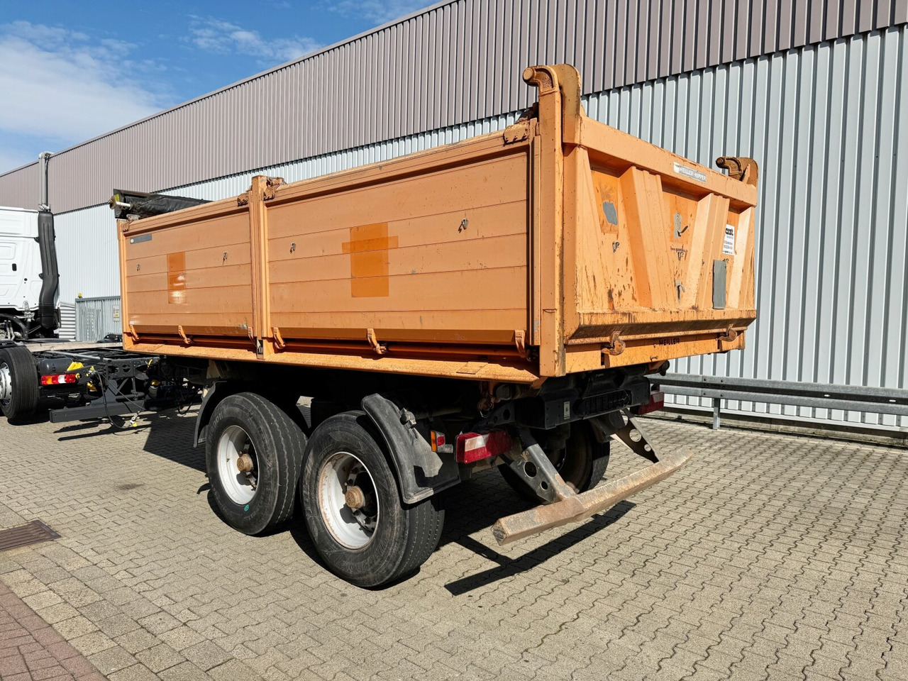 Meiller Meiller MZDA 18/2 Meiller MZDA 18/2, geteilte Alu-Bordwände, ca. 11m³ - مقطورة قلاب: صورة 5 Meiller Meiller MZDA 18/2 Meiller MZDA 18/2, geteilte Alu-Bordwände, ca. 11m³ - مقطورة قلاب: صورة 5