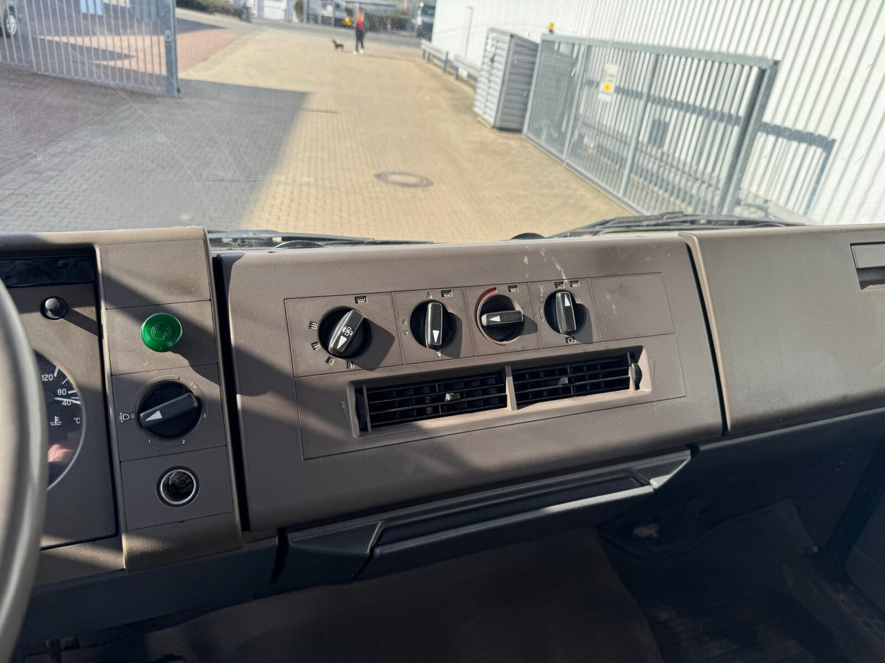 Mercedes-Benz 1314 K 4x2 1314 K 4x2, 6-Zylinder Motor, 2x AHK - شاحنة قلاب: صورة 5 Mercedes-Benz 1314 K 4x2 1314 K 4x2, 6-Zylinder Motor, 2x AHK - شاحنة قلاب: صورة 5