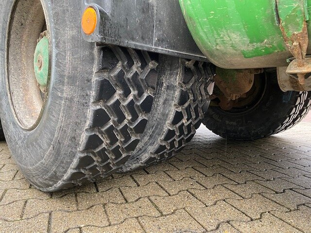 Mercedes-Benz 2635 6x4 2635 6x4, V8-Motor - شاحنة قلاب: صورة 2 Mercedes-Benz 2635 6x4 2635 6x4, V8-Motor - شاحنة قلاب: صورة 2