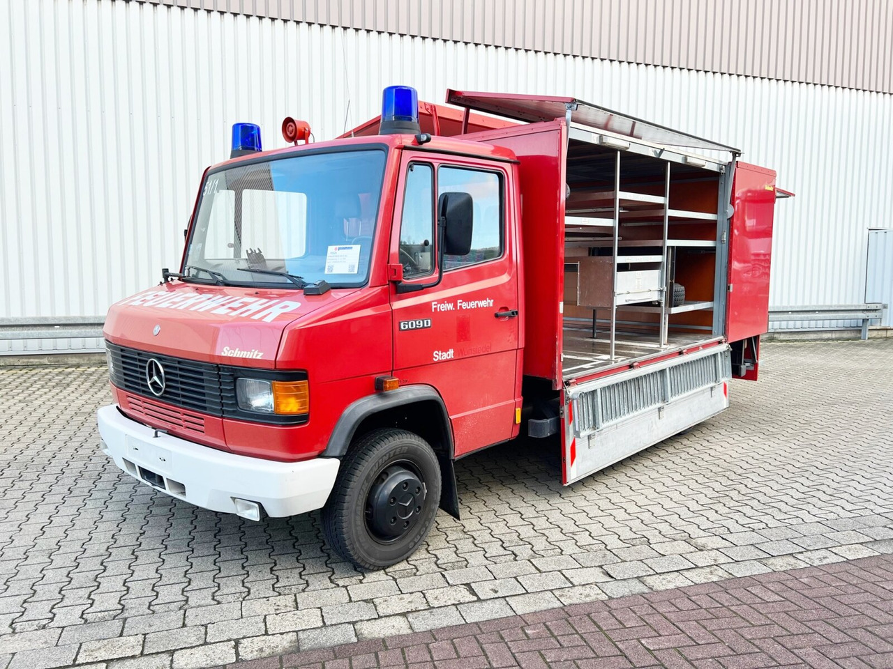 Mercedes-Benz 609 D 4x2 609 D 4x2, Feuerwehr Gerätewagen - سيارة إطفاء: صورة 1 Mercedes-Benz 609 D 4x2 609 D 4x2, Feuerwehr Gerätewagen - سيارة إطفاء: صورة 1
