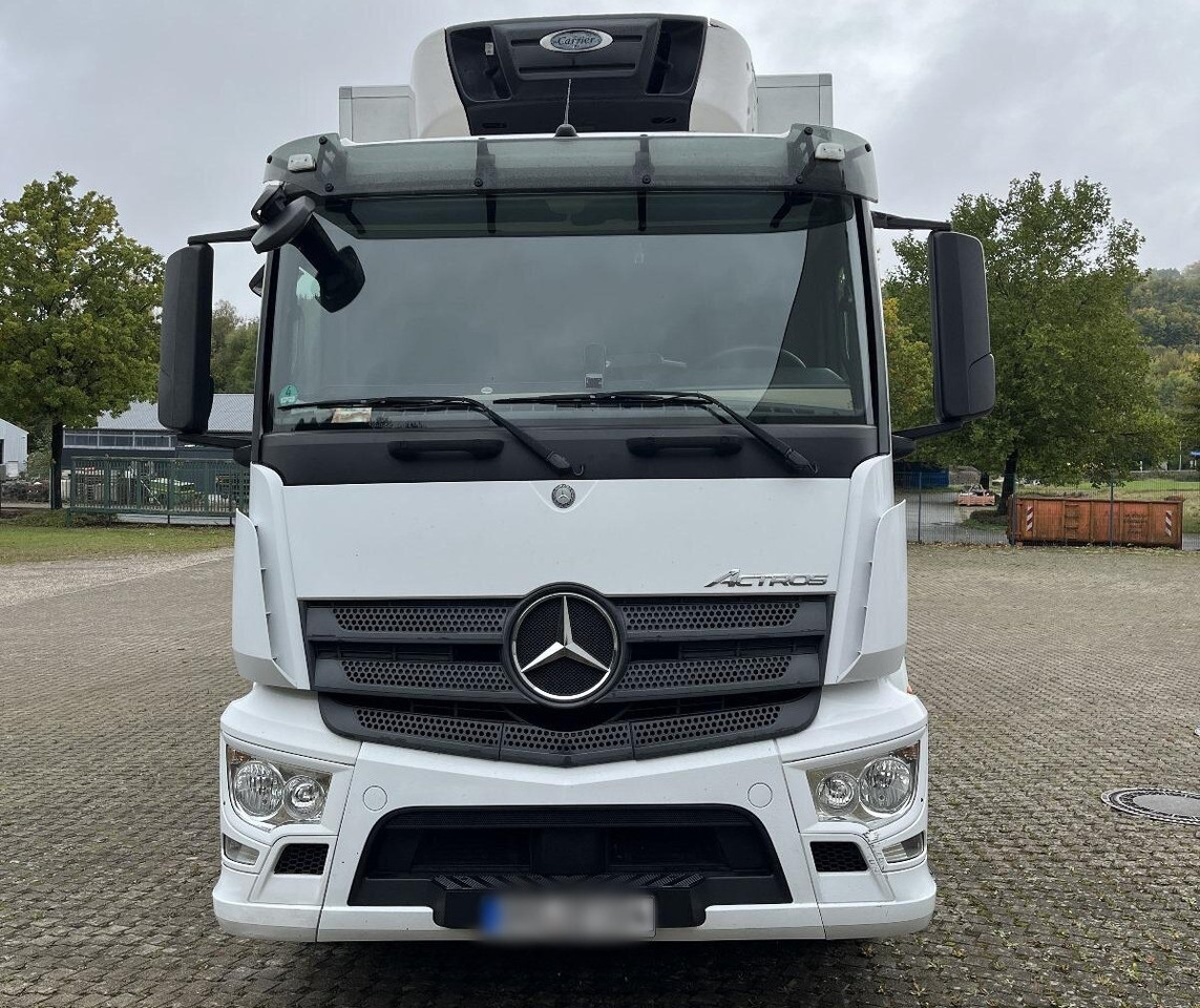 Mercedes-Benz Actros 1832 L 4x2 Actros 1832 L 4x2, Kühlkoffer, 2x Trennwand, Carrier, LBW BÄR - شاحنة: صورة 3 Mercedes-Benz Actros 1832 L 4x2 Actros 1832 L 4x2, Kühlkoffer, 2x Trennwand, Carrier, LBW BÄR - شاحنة: صورة 3