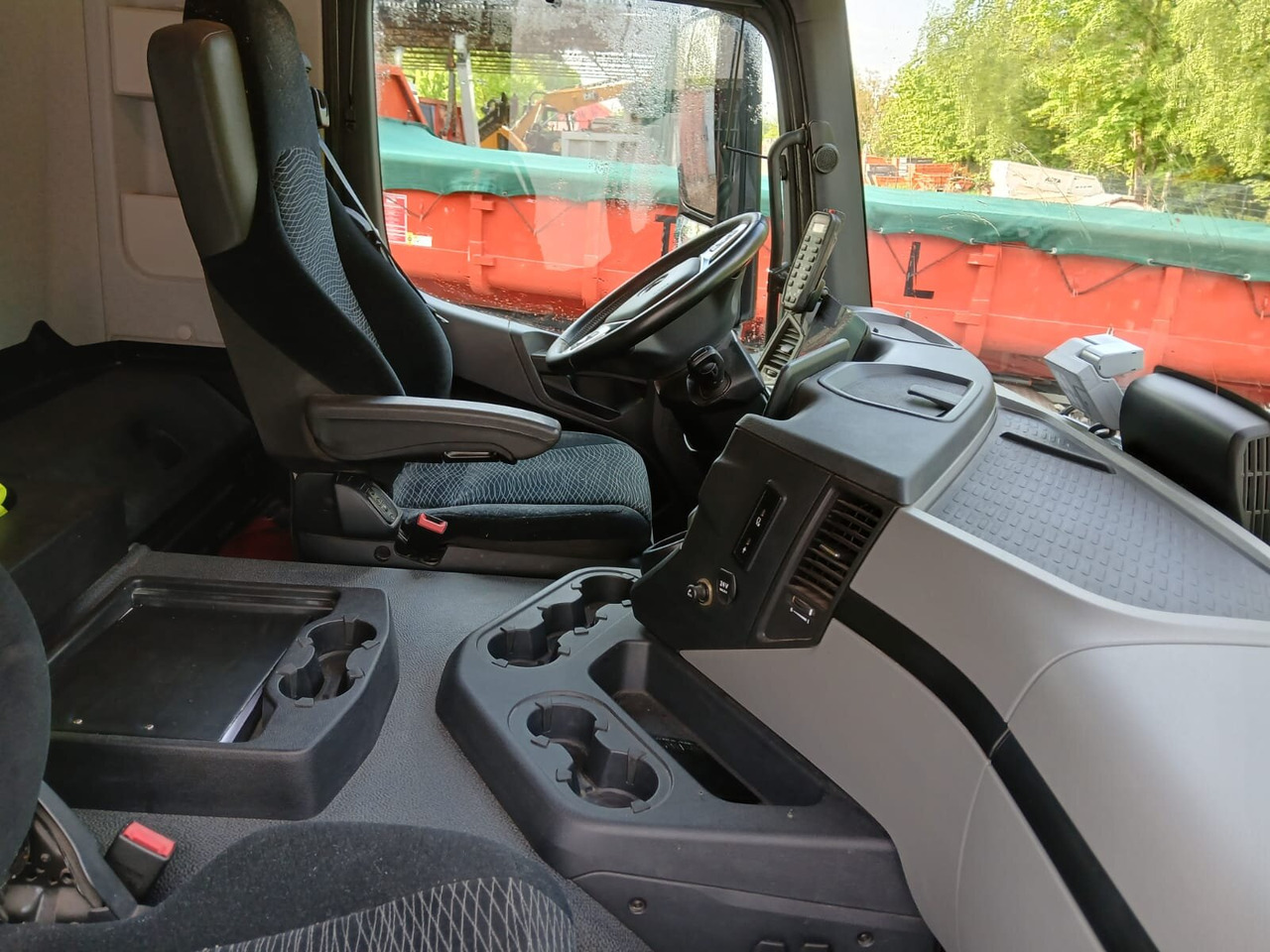 Mercedes-Benz Actros 1832 L 4x2 Actros 1832 L 4x2, Navi, MultimediaCockpit, Funk - شاحنة نقل المخلفات: صورة 4 Mercedes-Benz Actros 1832 L 4x2 Actros 1832 L 4x2, Navi, MultimediaCockpit, Funk - شاحنة نقل المخلفات: صورة 4
