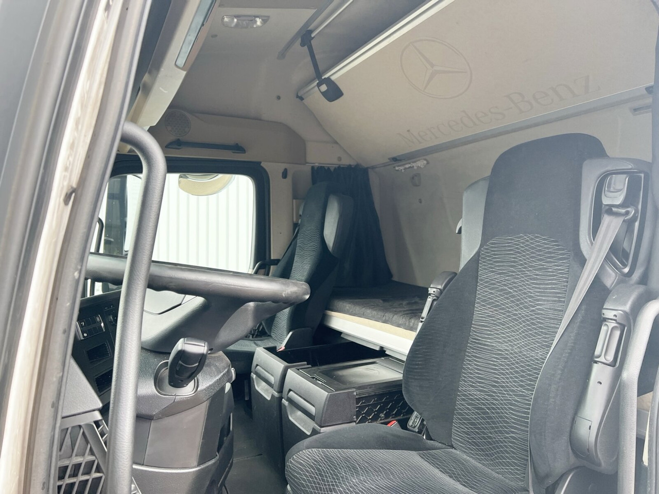 Mercedes-Benz Actros 1842 LS 4x2 Actros 1842 LS 4x2, 7x VORHANDEN - وحدة جر: صورة 3 Mercedes-Benz Actros 1842 LS 4x2 Actros 1842 LS 4x2, 7x VORHANDEN - وحدة جر: صورة 3