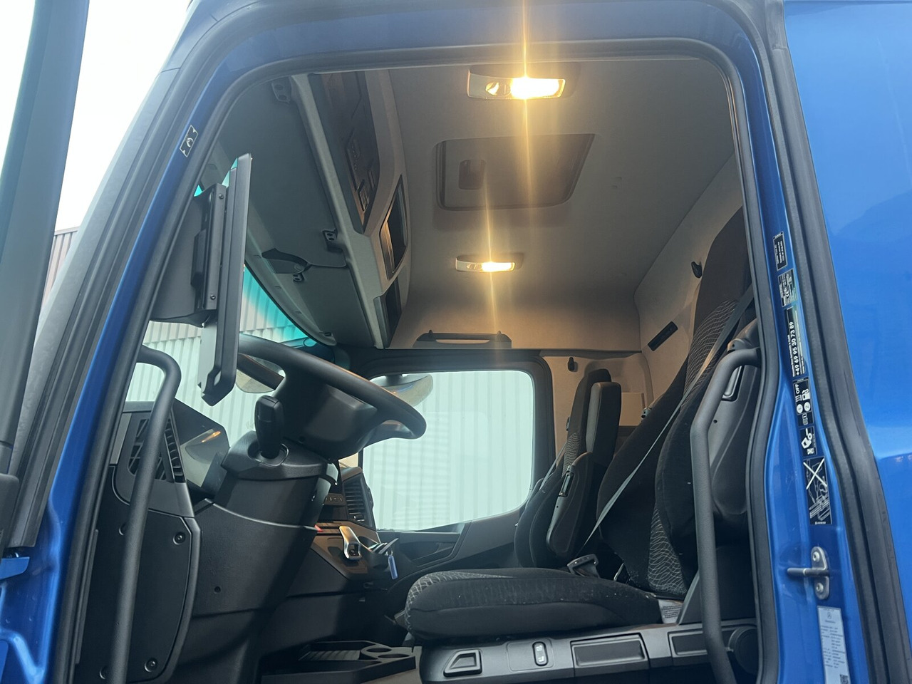 Mercedes-Benz Actros 1843 LS 4x4 HAD Actros 1843 LS 4x4 HAD, HydroDrive, MirrorCam, MultimediaCockpit - وحدة جر: صورة 5 Mercedes-Benz Actros 1843 LS 4x4 HAD Actros 1843 LS 4x4 HAD, HydroDrive, MirrorCam, MultimediaCockpit - وحدة جر: صورة 5