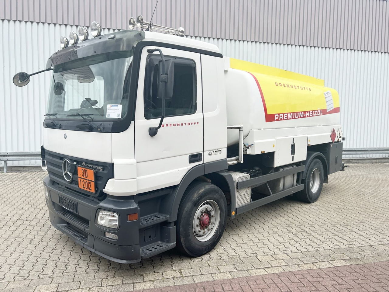 Mercedes-Benz Actros 1844 L 4x2 Actros 1844 L 4x2, Tank 14.250l - شاحنة صهريج: صورة 1 Mercedes-Benz Actros 1844 L 4x2 Actros 1844 L 4x2, Tank 14.250l - شاحنة صهريج: صورة 1