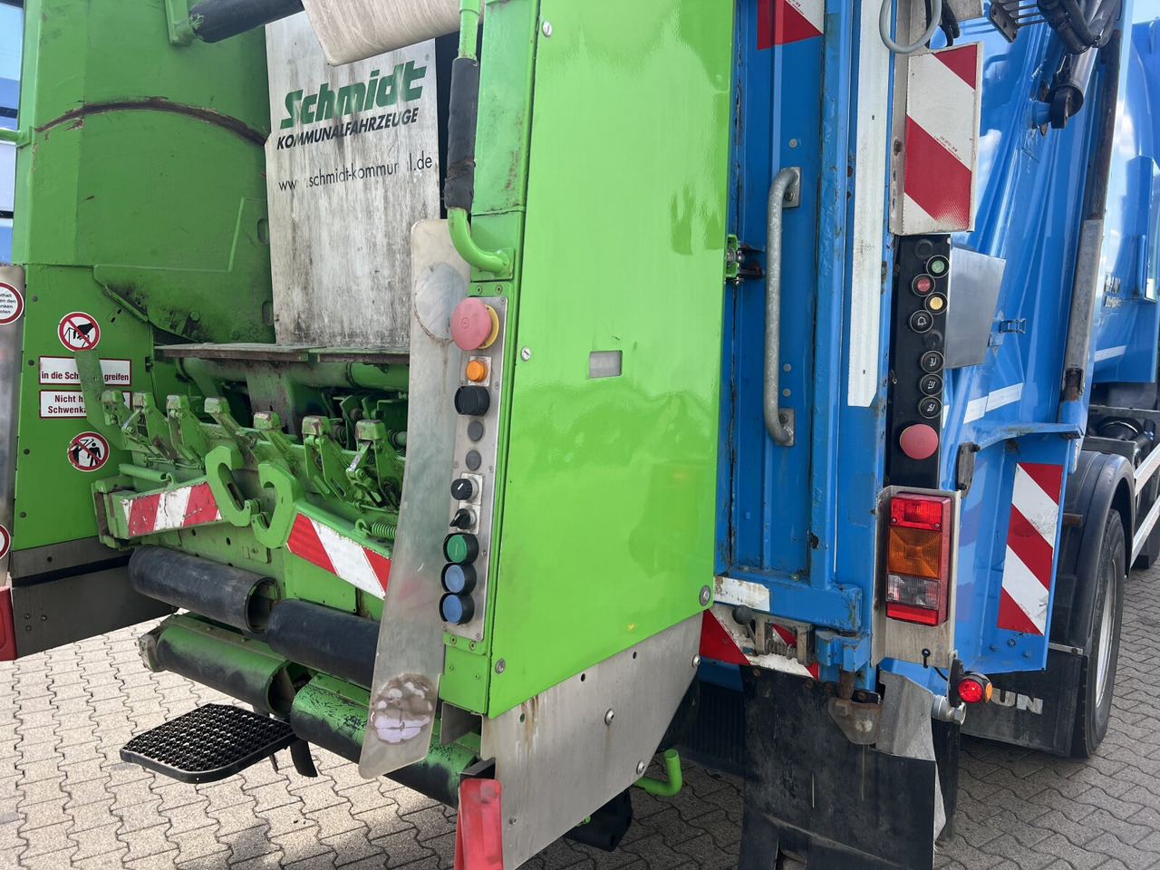Mercedes-Benz Actros 2032 LA 4x4 Actros 2032 LA 4x4, Faun Variopress 310 ca. 10m³, Zöller Schüttung - شاحنة النفايات: صورة 3 Mercedes-Benz Actros 2032 LA 4x4 Actros 2032 LA 4x4, Faun Variopress 310 ca. 10m³, Zöller Schüttung - شاحنة النفايات: صورة 3