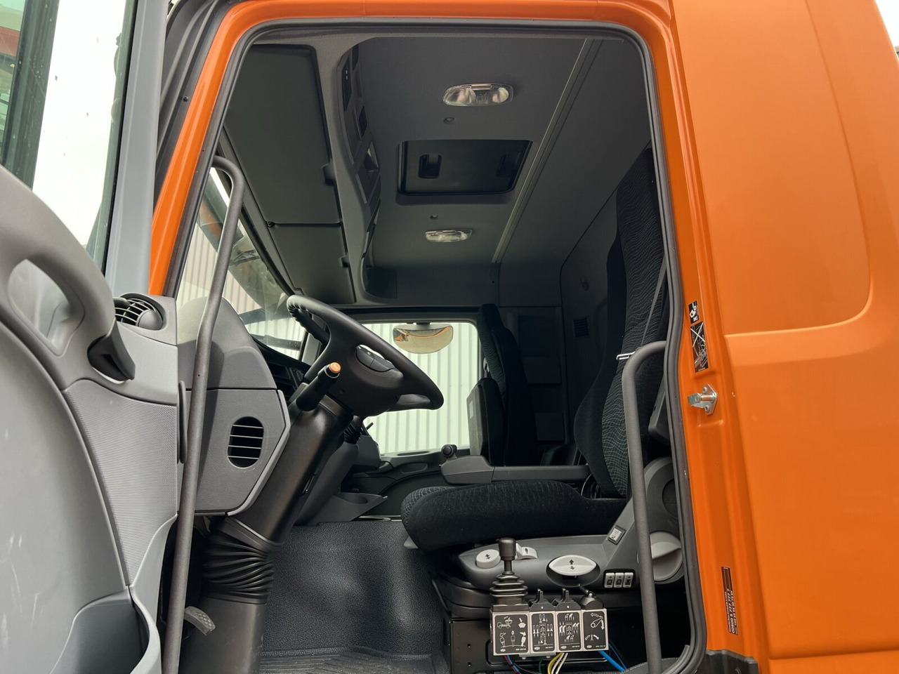 Mercedes-Benz Actros 2141 K 4x2 Actros 2141 K 4x2 Mercedes-Benz Actros 2141 K 4x2 Actros 2141 K 4x2: صورة 13
