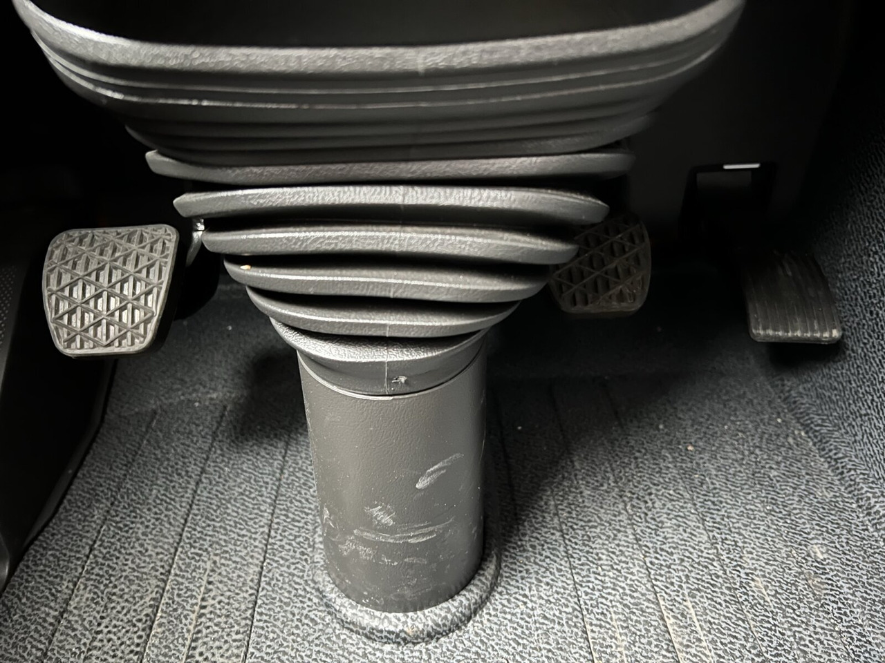 Mercedes-Benz Actros 2141 K 4x2 Actros 2141 K 4x2 - وحدة جر: صورة 4 Mercedes-Benz Actros 2141 K 4x2 Actros 2141 K 4x2 - وحدة جر: صورة 4