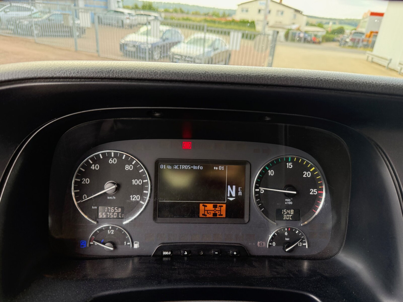 Mercedes-Benz Actros 2532 L 6x2 Actros 2532 L 6x2, Liftachse, Kran Hiab 244EP-5 HiDuo, Funk - شاحنة كرين, شاحنات مسطحة: صورة 4 Mercedes-Benz Actros 2532 L 6x2 Actros 2532 L 6x2, Liftachse, Kran Hiab 244EP-5 HiDuo, Funk - شاحنة كرين, شاحنات مسطحة: صورة 4