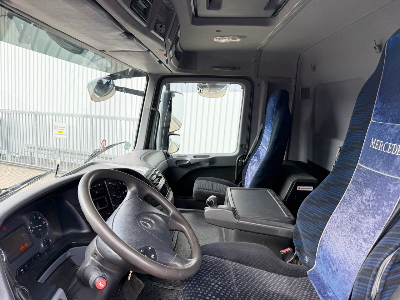 Mercedes-Benz Actros 2532 L 6x2 Actros 2532 L 6x2, Liftachse, Kran Hiab 244EP-5 HiDuo, Funk - شاحنة كرين, شاحنات مسطحة: صورة 3 Mercedes-Benz Actros 2532 L 6x2 Actros 2532 L 6x2, Liftachse, Kran Hiab 244EP-5 HiDuo, Funk - شاحنة كرين, شاحنات مسطحة: صورة 3