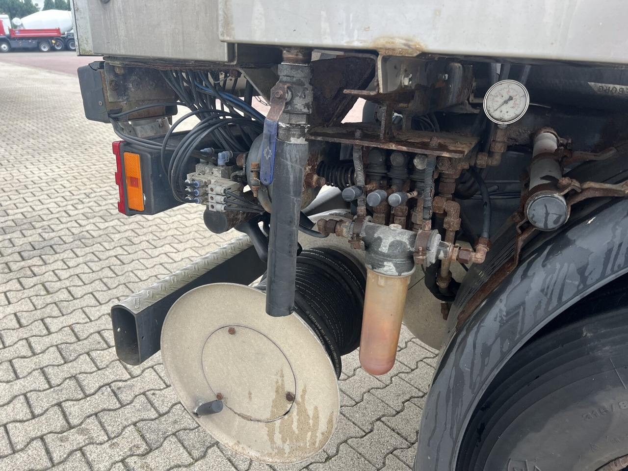Mercedes-Benz Actros 2541 L 6x2 Actros 2541 L 6x2, Lenkachse, Küller Saug- und Spülwagen ca. 14m³ - شاحنة: صورة 4 Mercedes-Benz Actros 2541 L 6x2 Actros 2541 L 6x2, Lenkachse, Küller Saug- und Spülwagen ca. 14m³ - شاحنة: صورة 4