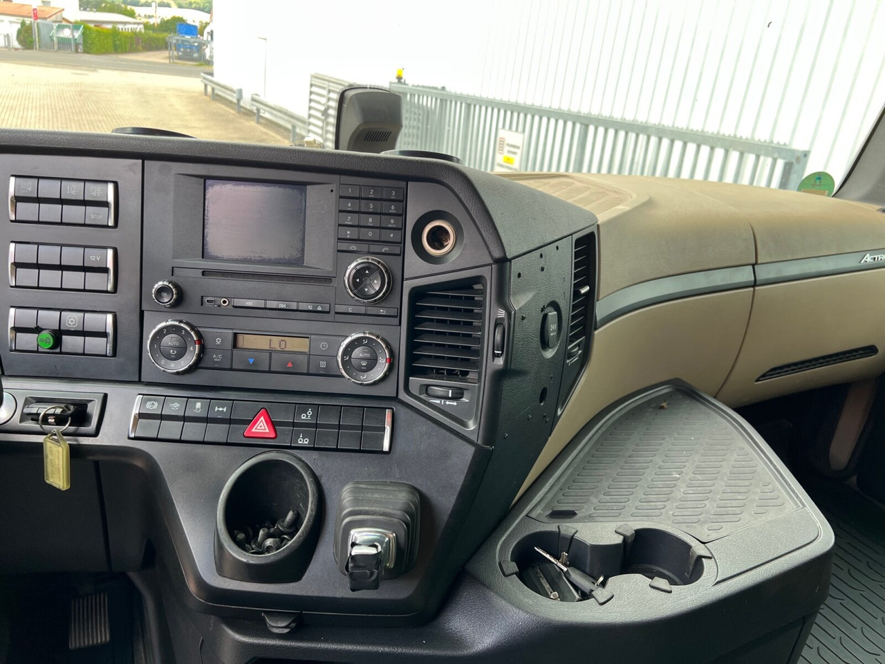 Mercedes-Benz Actros 2542/48 L/nR 6x2 Actros 2542/48 L/nR 6x2, Retarder, Standklima, StreamSpace, SoloStar - شاحنات الحاويات / جسم علوي قابل للتغيير شاحنة: صورة 4 Mercedes-Benz Actros 2542/48 L/nR 6x2 Actros 2542/48 L/nR 6x2, Retarder, Standklima, StreamSpace, SoloStar - شاحنات الحاويات / جسم علوي قابل للتغيير شاحنة: صورة 4