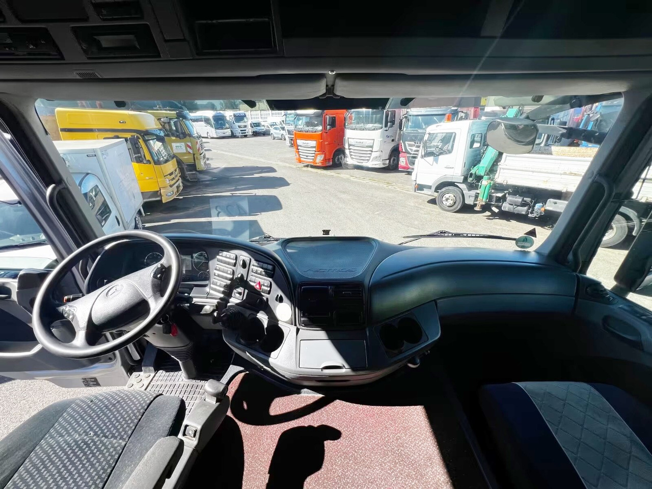 Mercedes-Benz Actros 2544 L 6x2 Actros 2544 L 6x2, Lenkachse, Kran MKG HLK531HP-a5, Funk - شاحنات مسطحة, شاحنة كرين: صورة 2 Mercedes-Benz Actros 2544 L 6x2 Actros 2544 L 6x2, Lenkachse, Kran MKG HLK531HP-a5, Funk - شاحنات مسطحة, شاحنة كرين: صورة 2