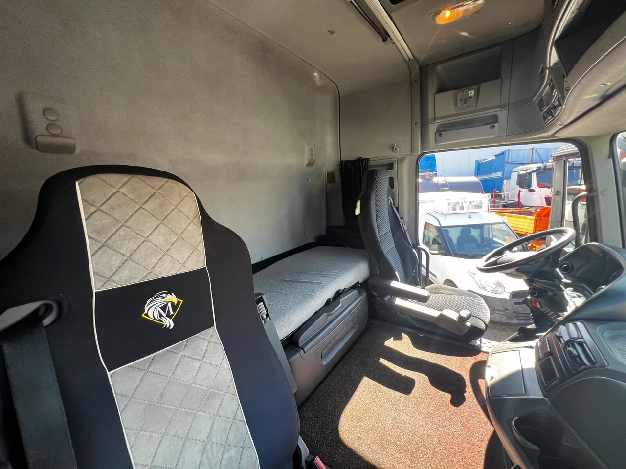Mercedes-Benz Actros 2544 L 6x2 Actros 2544 L 6x2, Lenkachse, Kran MKG HLK531HP-a5, Funk - شاحنات مسطحة, شاحنة كرين: صورة 3 Mercedes-Benz Actros 2544 L 6x2 Actros 2544 L 6x2, Lenkachse, Kran MKG HLK531HP-a5, Funk - شاحنات مسطحة, شاحنة كرين: صورة 3