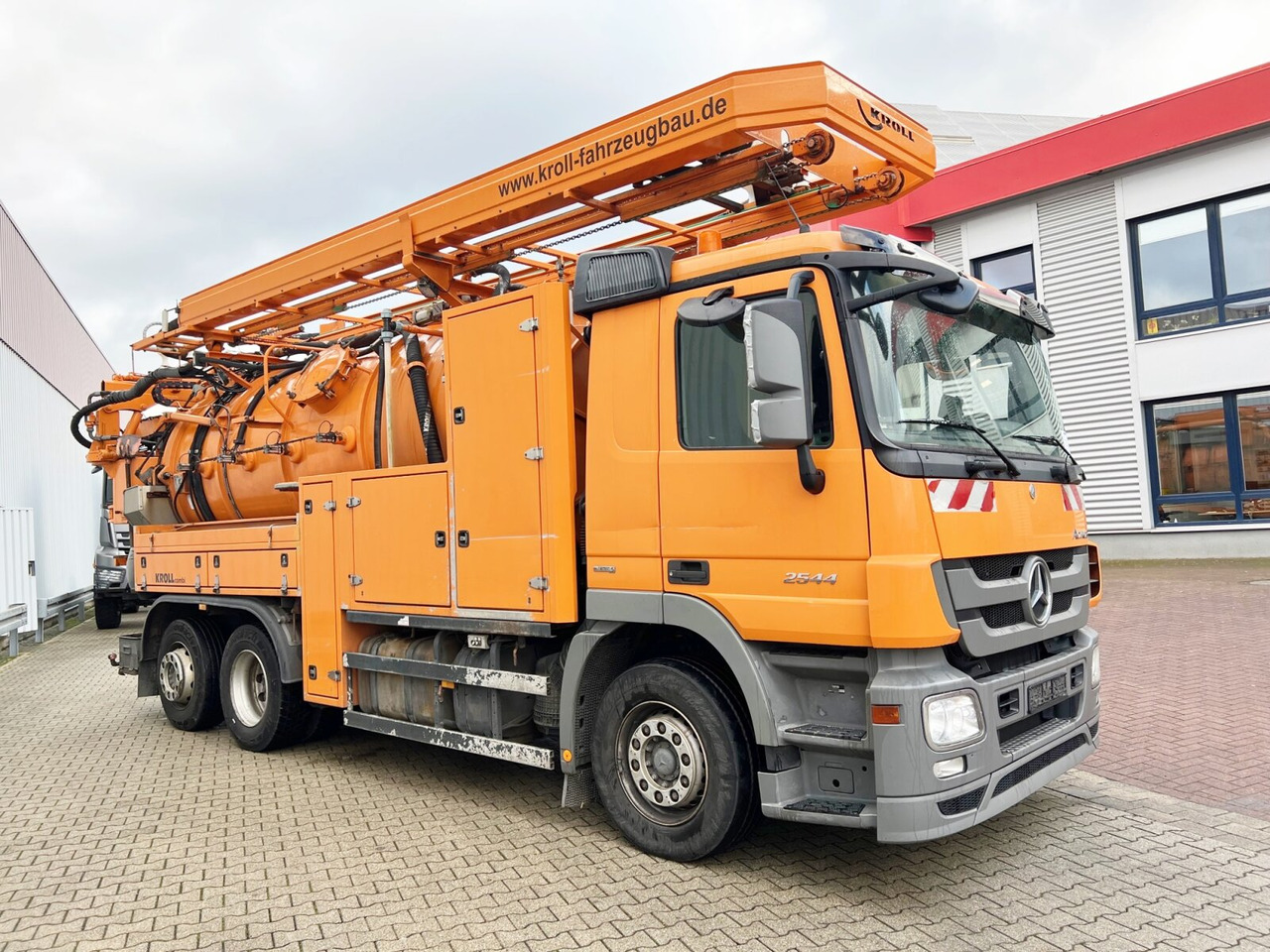 Mercedes-Benz Actros 2544 L 6x2 Actros 2544 L 6x2, Lenkachse, Kroll Saug-/Spülwagen ca. 12m³, Funk Mercedes-Benz Actros 2544 L 6x2 Actros 2544 L 6x2, Lenkachse, Kroll Saug-/Spülwagen ca. 12m³, Funk: صورة 9