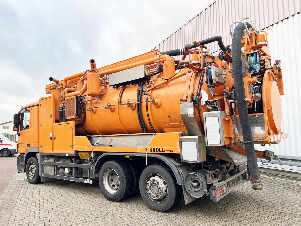 Mercedes-Benz Actros 2544 L 6x2 Actros 2544 L 6x2, Lenkachse, Kroll Saug-/Spülwagen ca. 12m³, Funk Mercedes-Benz Actros 2544 L 6x2 Actros 2544 L 6x2, Lenkachse, Kroll Saug-/Spülwagen ca. 12m³, Funk: صورة 13