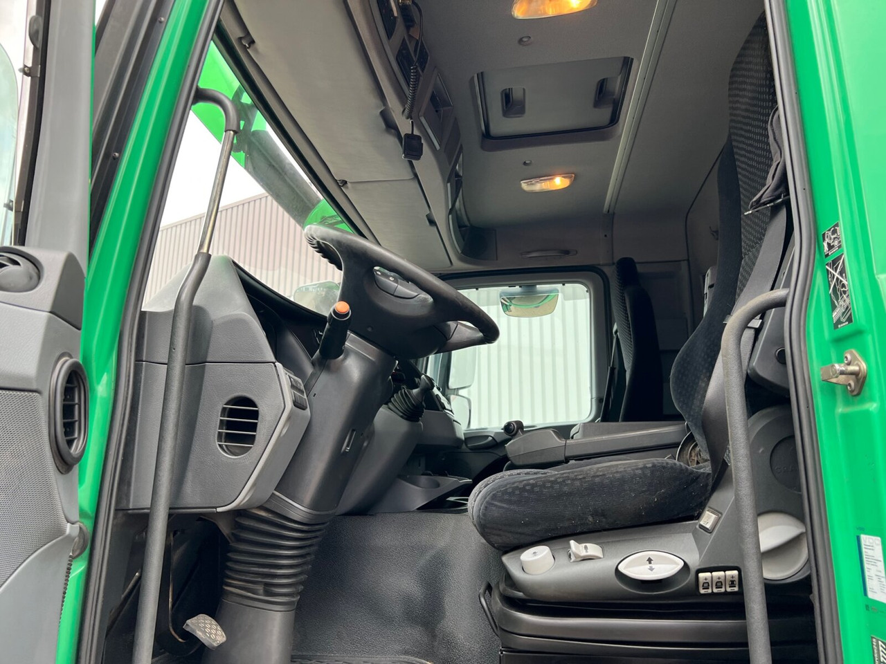 Mercedes-Benz Actros 2544 L 6x2 Actros 2544 L 6x2, Retarder, Lenkachse, Heckkran HMF 3000-K5 + Jip, Funk - شاحنة كرين, شاحنات مسطحة: صورة 5 Mercedes-Benz Actros 2544 L 6x2 Actros 2544 L 6x2, Retarder, Lenkachse, Heckkran HMF 3000-K5 + Jip, Funk - شاحنة كرين, شاحنات مسطحة: صورة 5