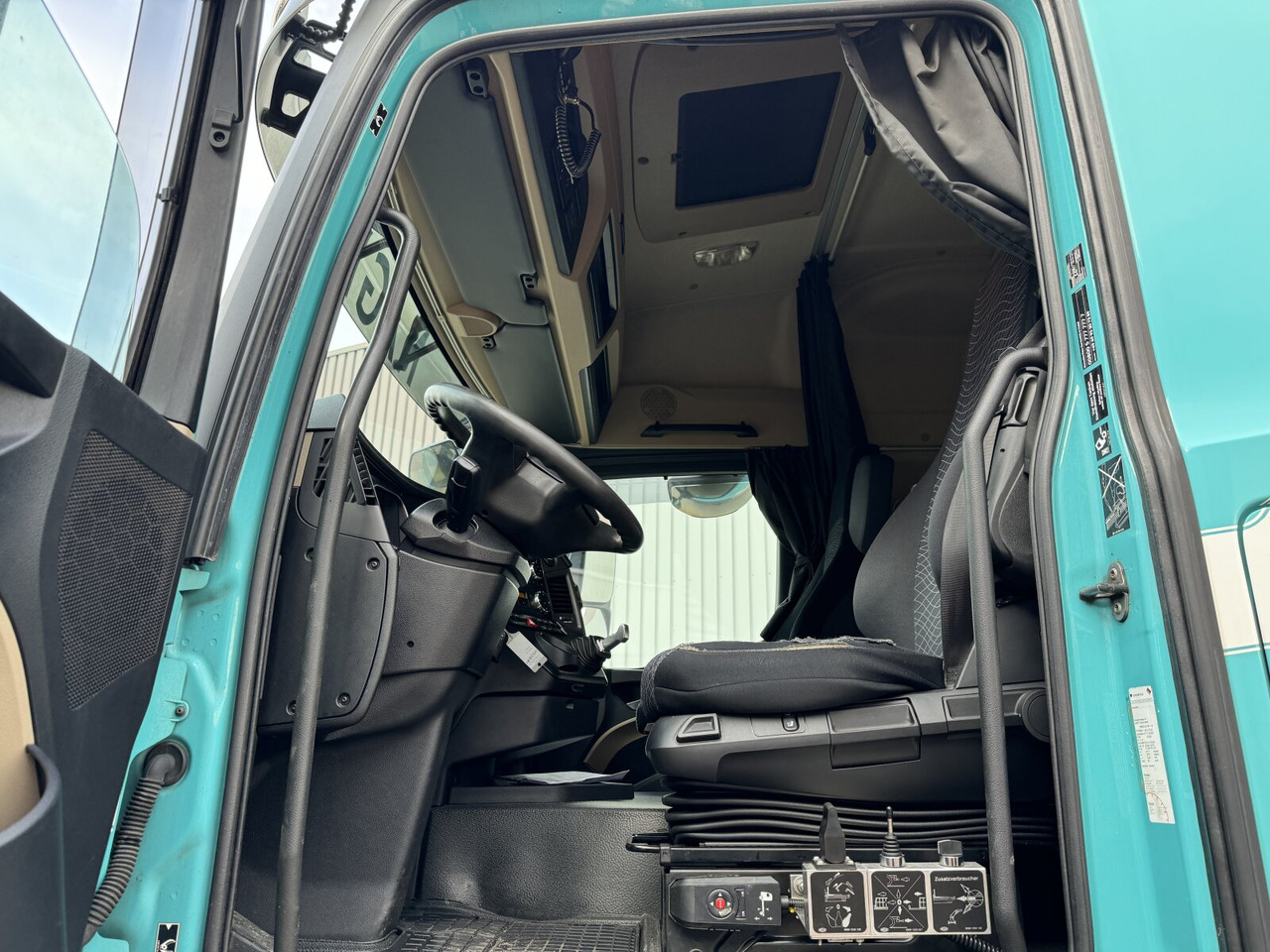 Mercedes-Benz Actros 2545 L 6x2 Actros 2545 L 6x2/46, Retarder, Lenk-/Liftachse, StreamSpace, Navi - شاحنة ذات خطاف: صورة 2 Mercedes-Benz Actros 2545 L 6x2 Actros 2545 L 6x2/46, Retarder, Lenk-/Liftachse, StreamSpace, Navi - شاحنة ذات خطاف: صورة 2