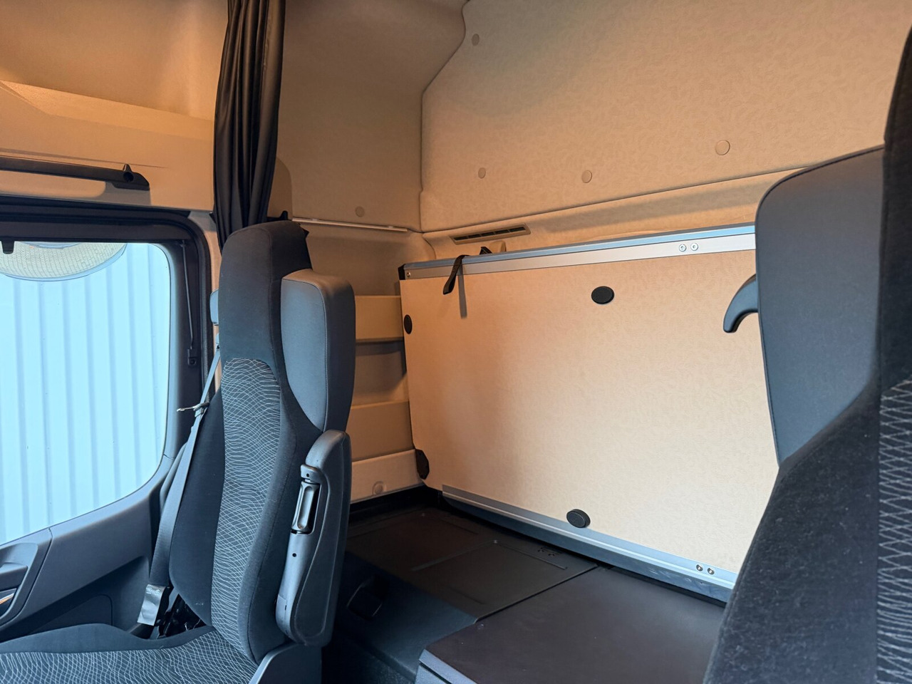 Mercedes-Benz Actros 2546 L 6x2 Actros 2546 L 6x2, Retarder, Lenk-/Liftachse, MultimediaCockpit, StreamSpace - شاحنة هيكل كابينة: صورة 5 Mercedes-Benz Actros 2546 L 6x2 Actros 2546 L 6x2, Retarder, Lenk-/Liftachse, MultimediaCockpit, StreamSpace - شاحنة هيكل كابينة: صورة 5