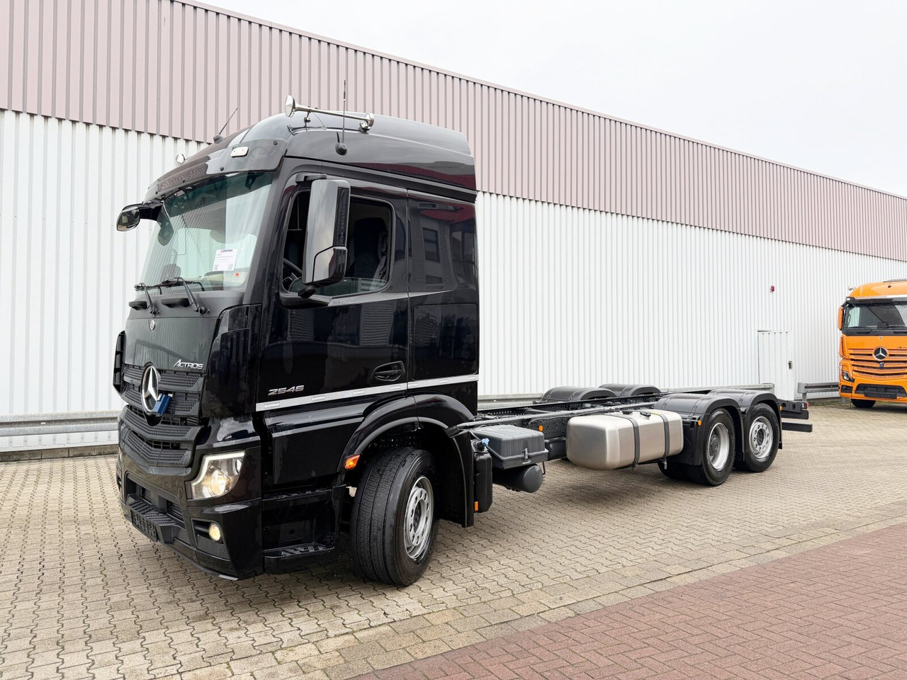 Mercedes-Benz Actros 2546 L 6x2 Actros 2546 L 6x2, Retarder, Lenk-/Liftachse, MultimediaCockpit, StreamSpace - شاحنة هيكل كابينة: صورة 1 Mercedes-Benz Actros 2546 L 6x2 Actros 2546 L 6x2, Retarder, Lenk-/Liftachse, MultimediaCockpit, StreamSpace - شاحنة هيكل كابينة: صورة 1