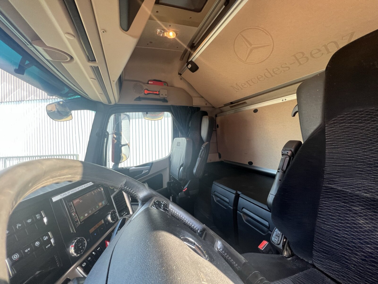 شاحنة ذات خطاف Mercedes-Benz Actros 2551 L 6x2 Actros 2551 L 6x2/46, Retarder, Liftachse, BigSpace, Bi-Xenon: صورة 7 شاحنة ذات خطاف Mercedes-Benz Actros 2551 L 6x2 Actros 2551 L 6x2/46, Retarder, Liftachse, BigSpace, Bi-Xenon: صورة 7