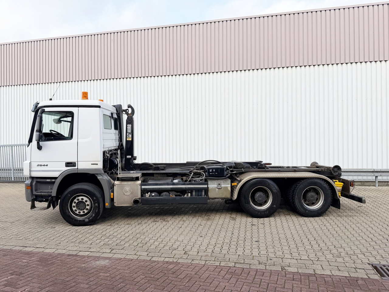 Mercedes-Benz Actros 2644 L 6x4 Actros 2644 L 6x4 - شاحنة ذات خطاف: صورة 1 Mercedes-Benz Actros 2644 L 6x4 Actros 2644 L 6x4 - شاحنة ذات خطاف: صورة 1