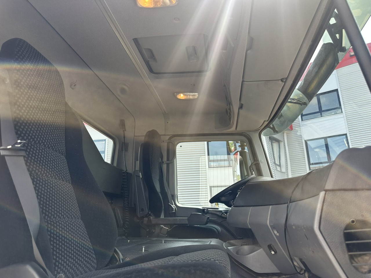 Mercedes-Benz Actros 3348 AK 6x6 Actros 3348 AK 6x6, Bordmatik links - شاحنة قلاب: صورة 5 Mercedes-Benz Actros 3348 AK 6x6 Actros 3348 AK 6x6, Bordmatik links - شاحنة قلاب: صورة 5