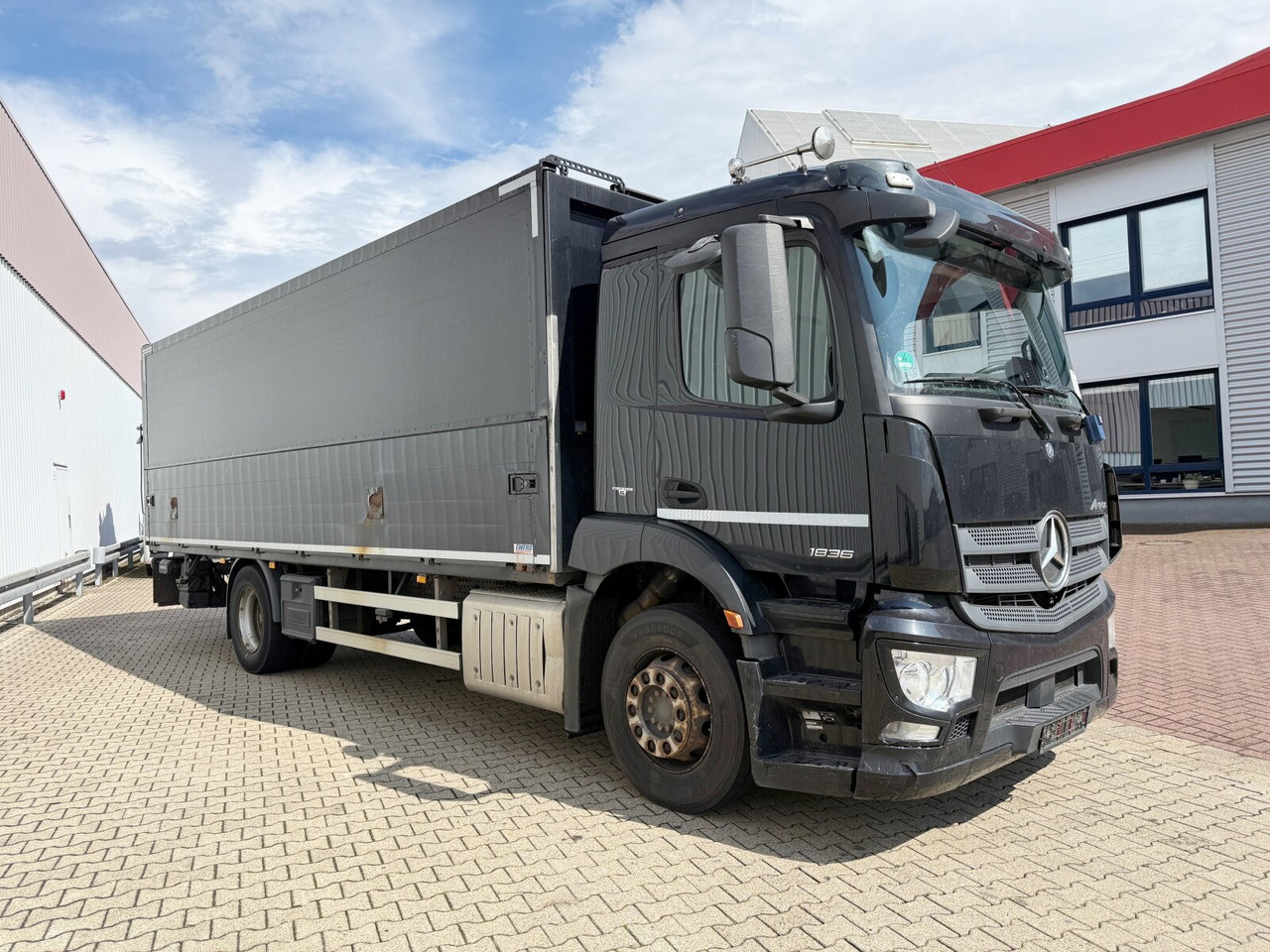 شاحنة مقفلة Mercedes-Benz Antos 1836 L 4x2 Antos 1836 L 4x2, Getränkekoffer, LBW Dautel: صورة 10 شاحنة مقفلة Mercedes-Benz Antos 1836 L 4x2 Antos 1836 L 4x2, Getränkekoffer, LBW Dautel: صورة 10