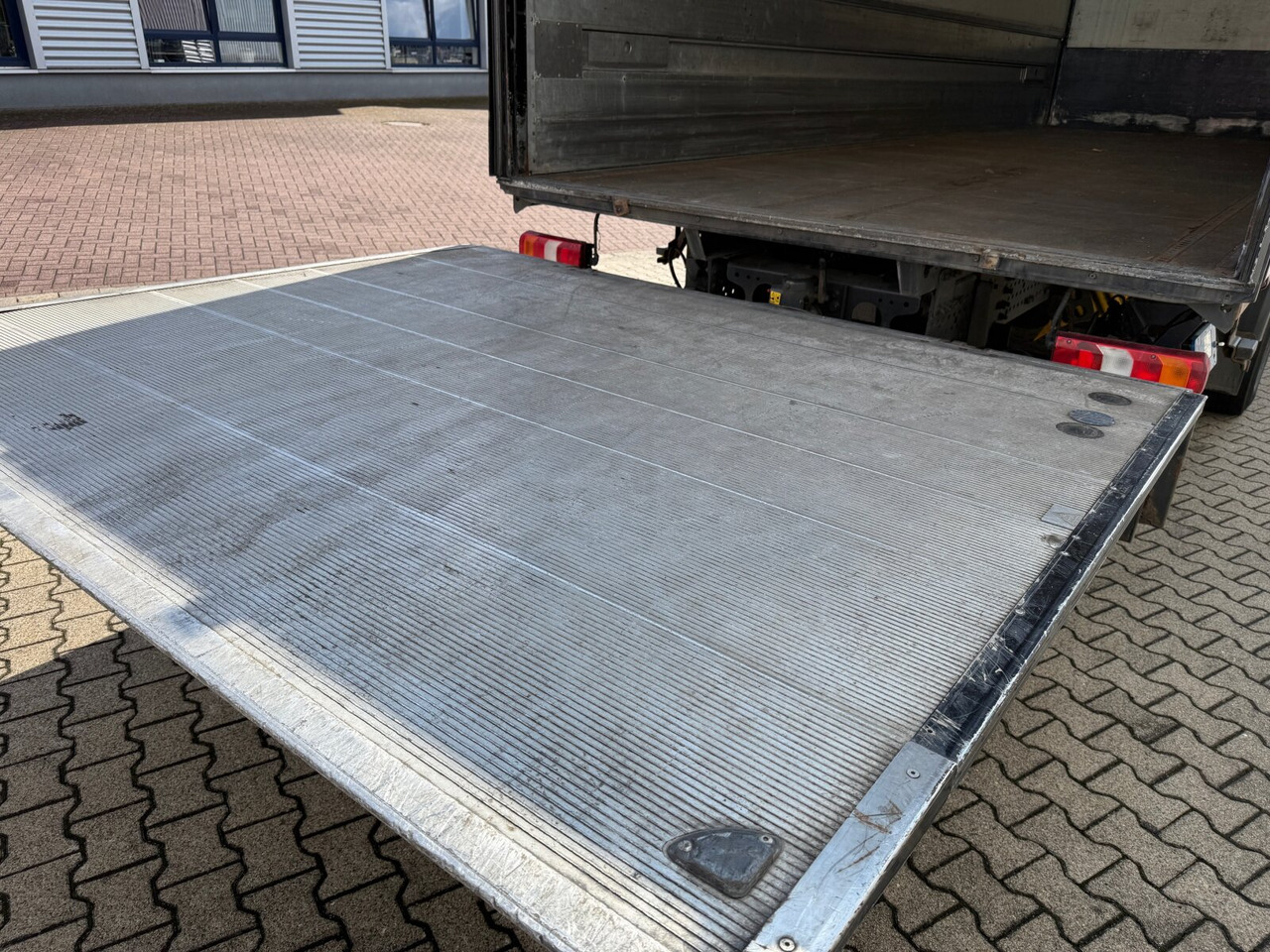 شاحنة مقفلة Mercedes-Benz Antos 1836 L 4x2 Antos 1836 L 4x2, Getränkekoffer, LBW Dautel: صورة 14 شاحنة مقفلة Mercedes-Benz Antos 1836 L 4x2 Antos 1836 L 4x2, Getränkekoffer, LBW Dautel: صورة 14